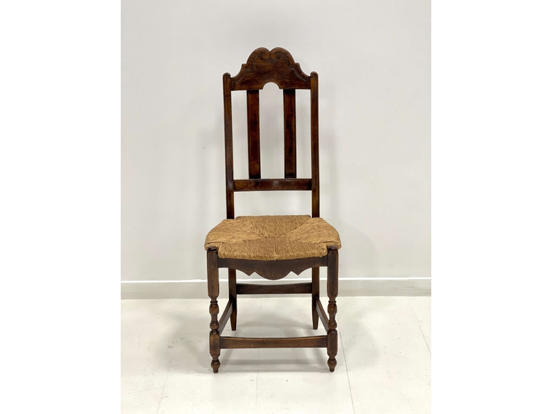 Комплект антикварных стульев 1