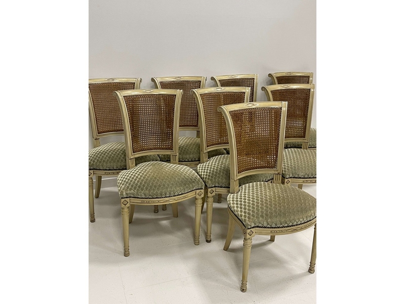 Комплект антикварных стульев из дерева 1