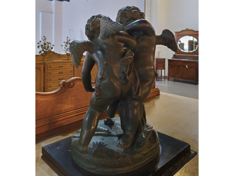 Антикварная скульптура «Играющие ангелы (Путти)» 2