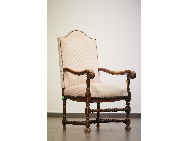 Кресла в классическом стиле для дома