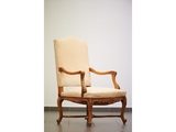 Старинное кресло из массива ореха XIX века 1