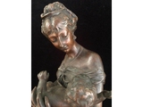 Старинная бронзовая фигура «Мать с ребенком» 8